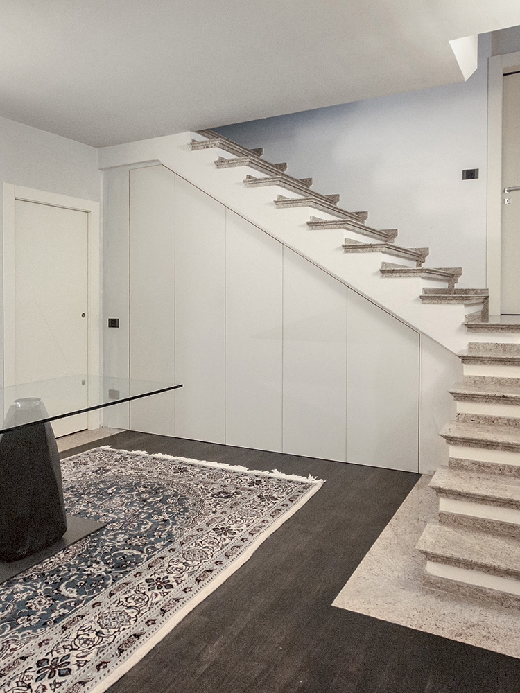 Combi per sottoscala trapezoidale chiuso