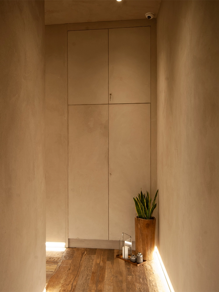 armadiatura filo muro chiusa benci house