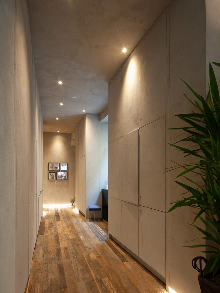 armadiature filo muro chiuse corridoio benci house