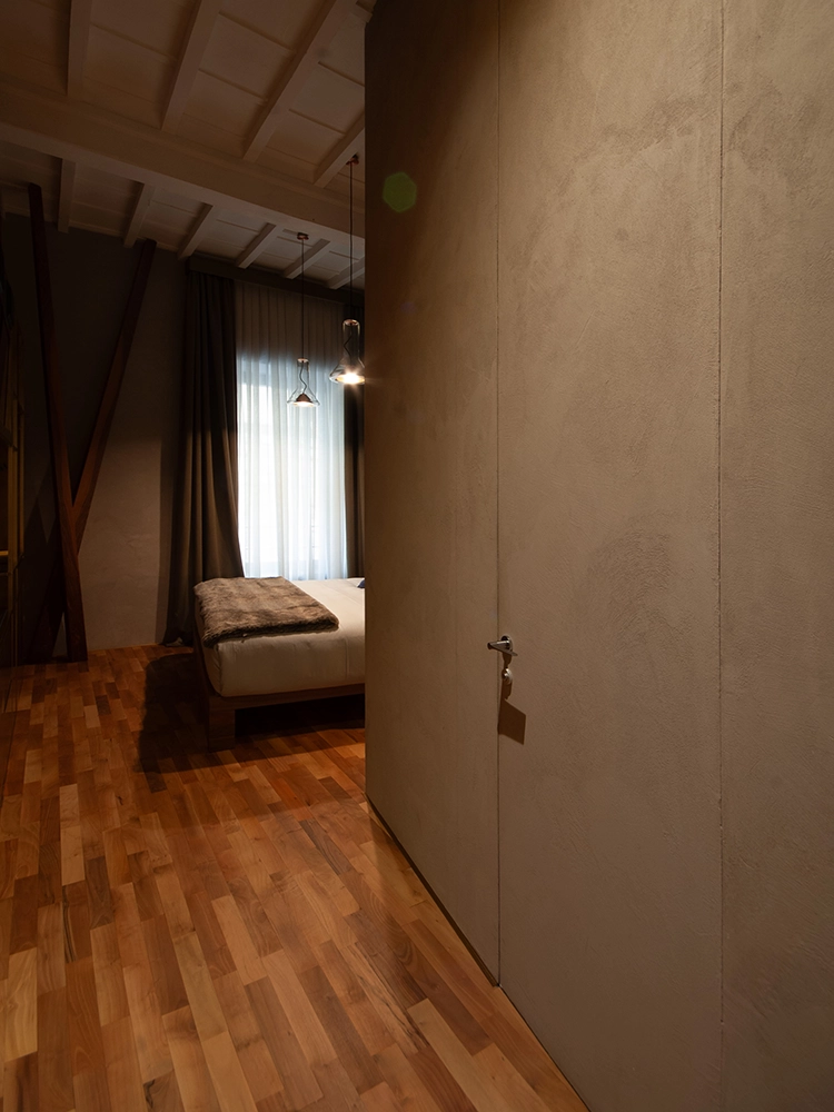 porta filo muro chiusa bagno camera noce benci house
