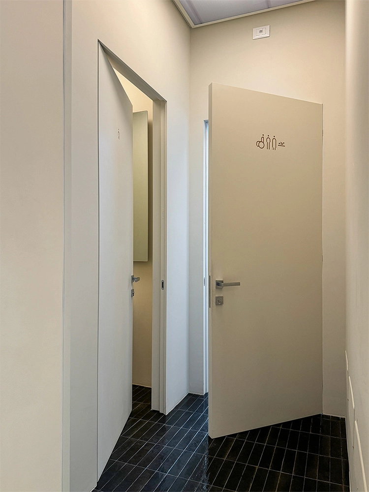 Porte Filo muro bagno Biblioteca comunale Tavarnelle Semi